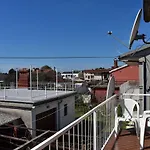 Gemuetliche In Meeresnaehe By Interhome
