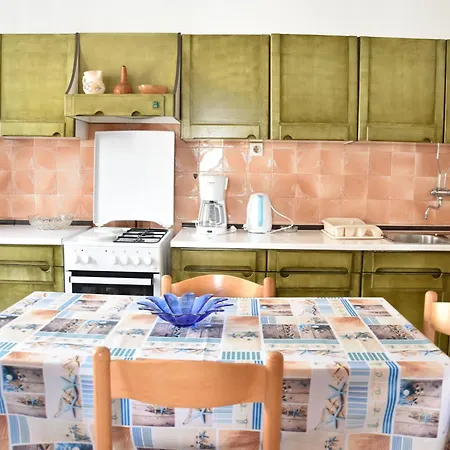 Gemuetliche In Meeresnaehe By Interhome