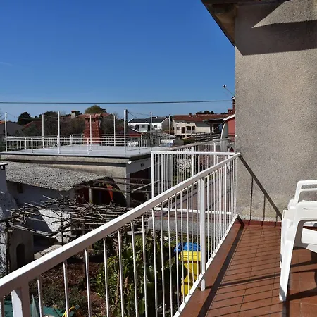 Gemuetliche In Meeresnaehe By Interhome * Valbandon